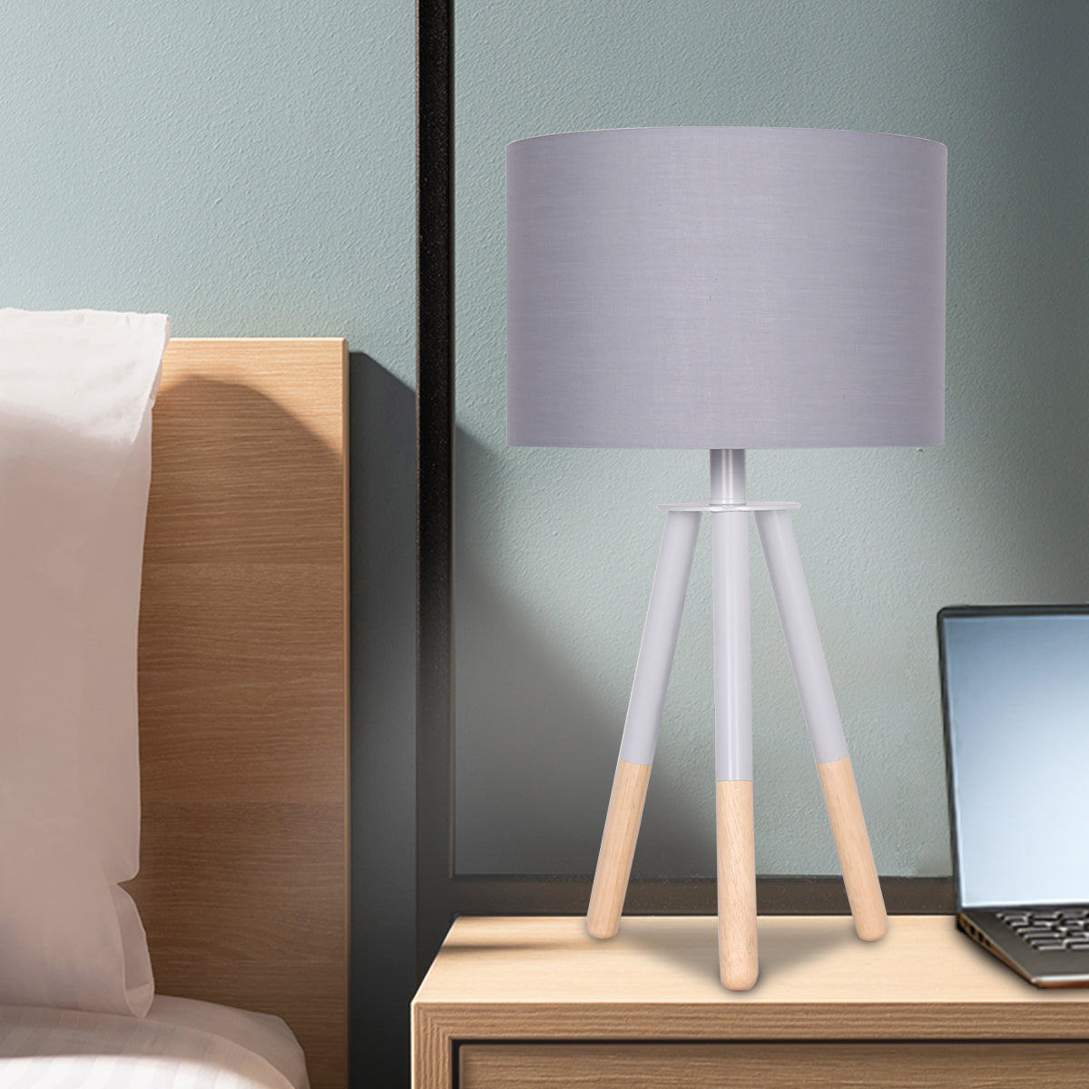 Sarantino Nordic Tripod Desk Lamp